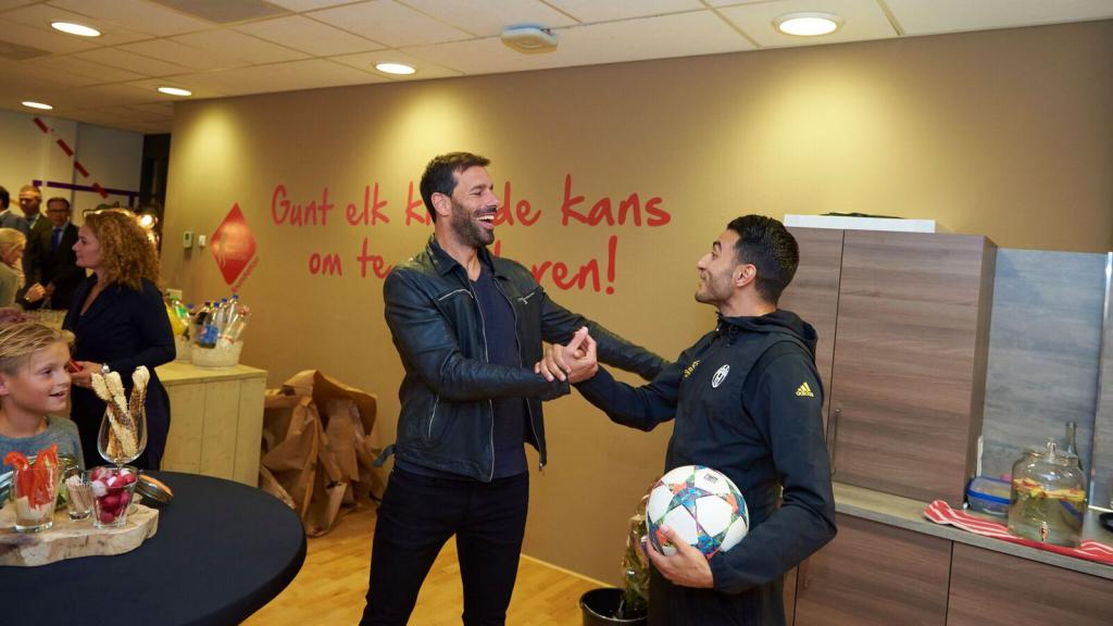 Ruud van Nistelrooy foundation opent kenniscentrum KNVB